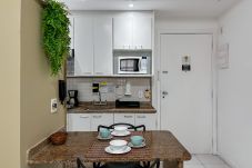 Apartamento em Rio de Janeiro - Apto em Copacabana com Piscina e Vista p/ Mar | DF807