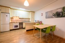 Apartment in Madrid - Downtown Madrid North Barrio del Pilar. Tempory