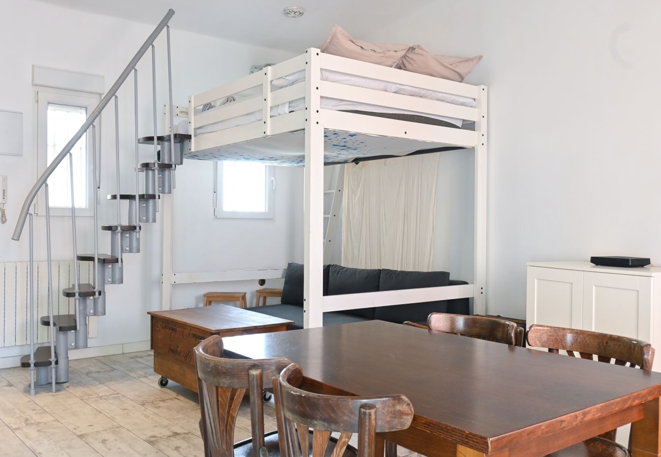 Studio in Madrid - CITY CENTER- ATOCHA ST.  Studio. 4 PAX