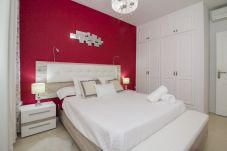 Apartment in Bajamar - HomeForGuest BEAUTIFUL APARTMENT, SEA VIEWS, BBQ, GYM