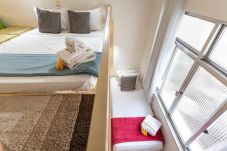 Studio in Rio de Janeiro - 1 minute from Copacabana beach | A923