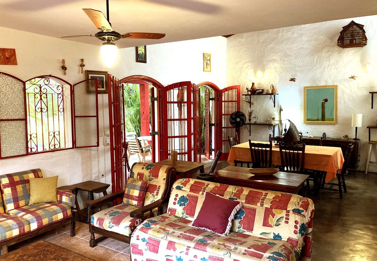 House in São Sebastião - Casa com lazer e WiFi a 100m da Praia de Guaecá/SP