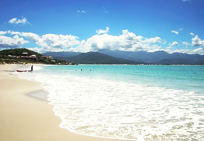 House in Palhoça - Casa na praia c WiFi e churrasqueira em Palhoça/SC