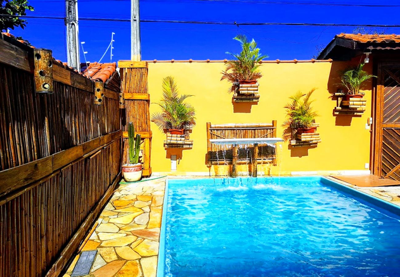 House in Bertioga - Casa linda com Piscina e Jogos, pertinho da Praia