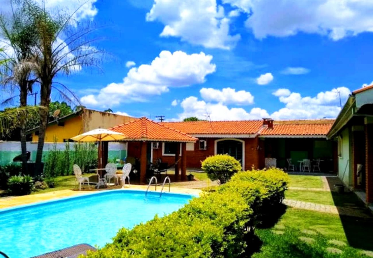 House in Atibaia - Chácara com Wi-Fi, piscina e churrasq. em Atibaia