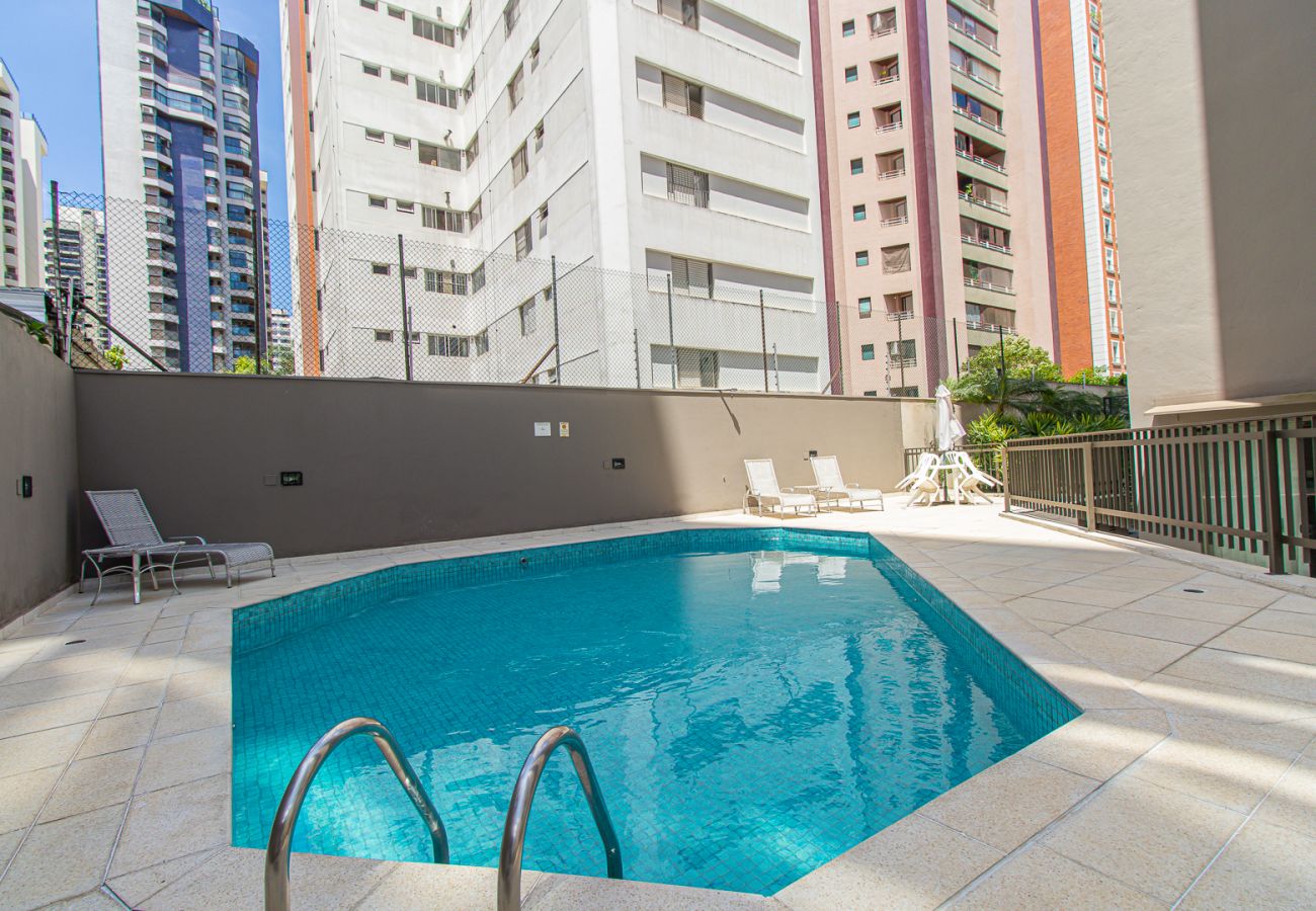 Apartment in São Paulo - Brooklin Apt with Balcony & Pool | Up to 4 Guests