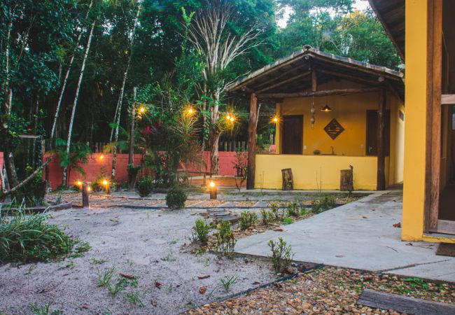House in Iguape - Rancho Subaúma: nature, backyard, and open-pit fire cooking.