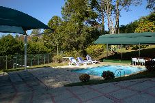 House in Campos do Jordão - Refúgio Familiar com Piscina, Lareira e Quadra