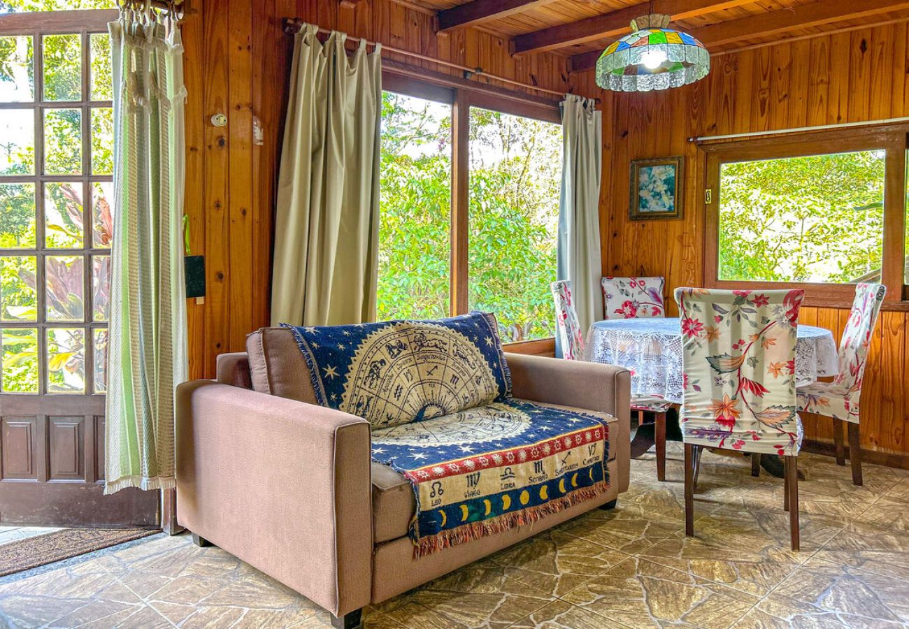 Chalet in Lumiar - Chalé com localização privilegiada em Lumiar/RJ