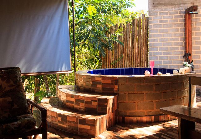 Chalet in Alto Paraíso de Goiás - Chalé com churrasqueira e jacuzzi aquecida 