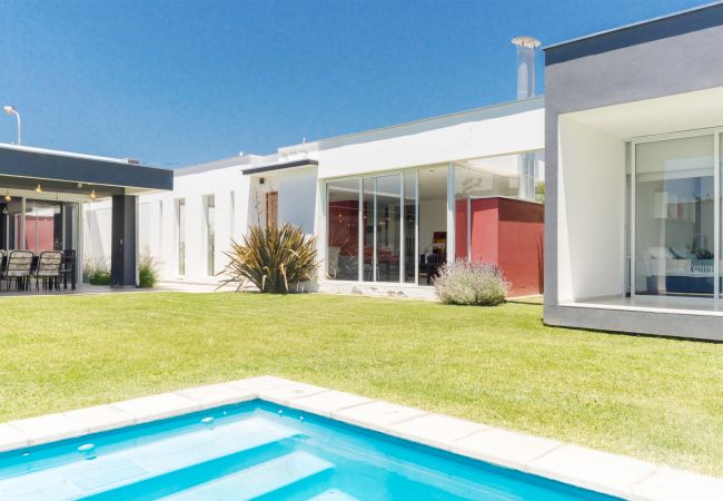 House in Maipù -  Casa con pileta y quincho a 5 minutos de Chacras!