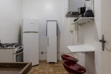 Apartment in Rio de Janeiro - 6 minutes from Copacabana beach | EL108