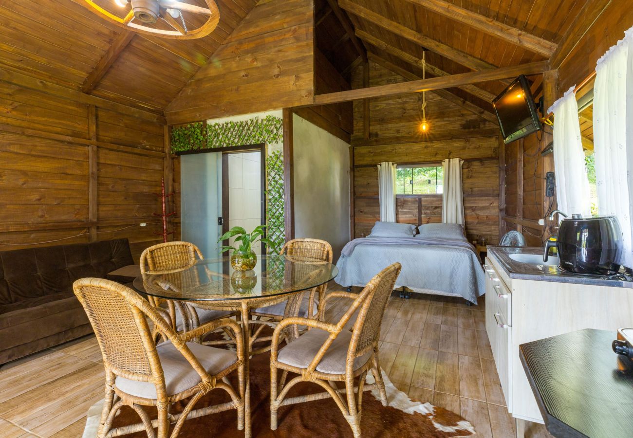 Chalet in Rio do Sul - Chalé com Wi-Fi, vista p o lago em meio a natureza