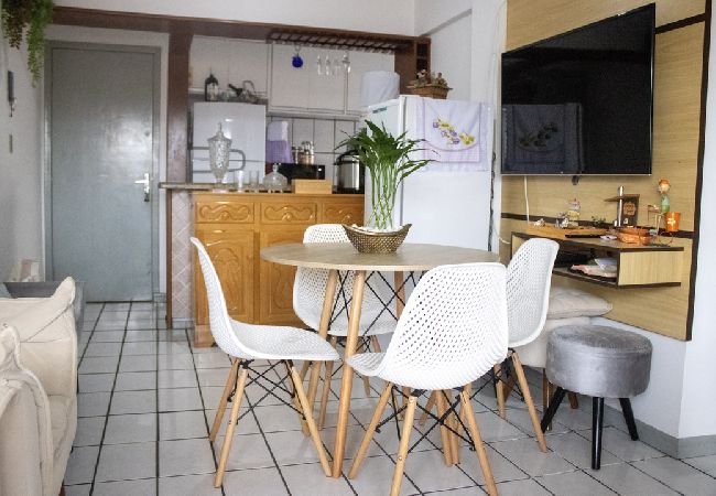 Apartment in Florianópolis - Apto com Wi-Fi a 400m da Praia de Canasvieiras/SC