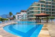 Apartment in Rio de Janeiro - Beachfront Studio with Balcony & Pool | Recreio