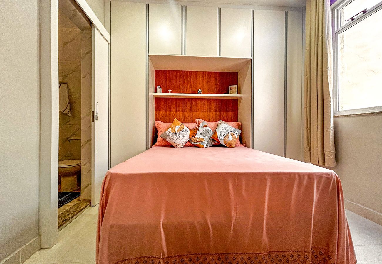 Apartment in Rio de Janeiro - Ótimo studio c WiFi a 190m da Praia do Leme/RJ	