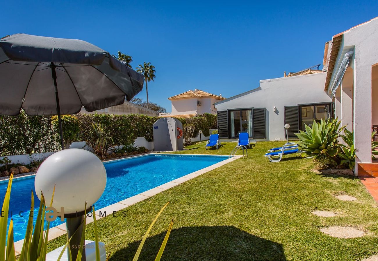 House in Quarteira - 4 bedroom Villa - Quinta do Romão - Greice Homes