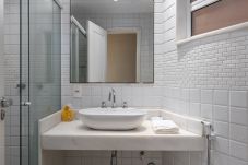 Apartment in Rio de Janeiro - For families, 3 minutes from Copacabana beach | SL501