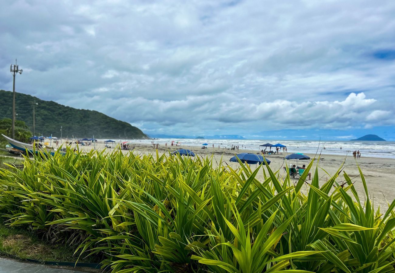 Apartment in Bertioga - Incrível flat a beira mar na Praia de Guaratuba/SP