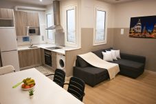 Apartment in Madrid - Spacious three-bedroom home in La Latina