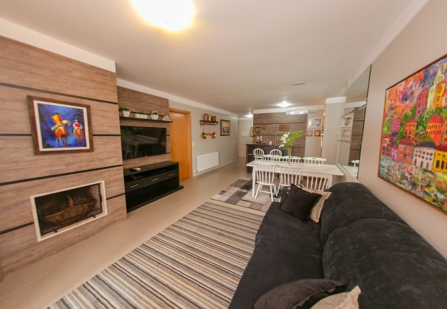 Apartment in Gramado - 3 Suítes, 3 Vagas de Garagem no Coração de Gramado