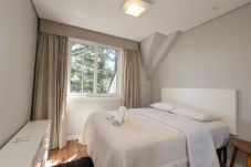 Apartment in Gramado - 5 quartos (3 suítes) a 400m da R Coberta!