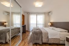 Apartment in Gramado - Apto amplo com duas suítes a 150m da Rua Torta