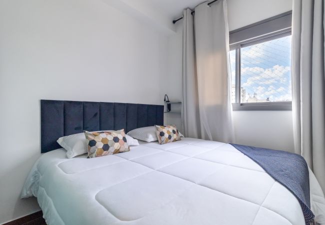 Apartment in São Paulo - Apartment bedroom and living room in Bela Vista for 4 people