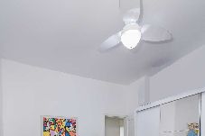 Apartment in Rio de Janeiro - Apto com Wi-Fi a 600m da Praia de Copacabana/RJ