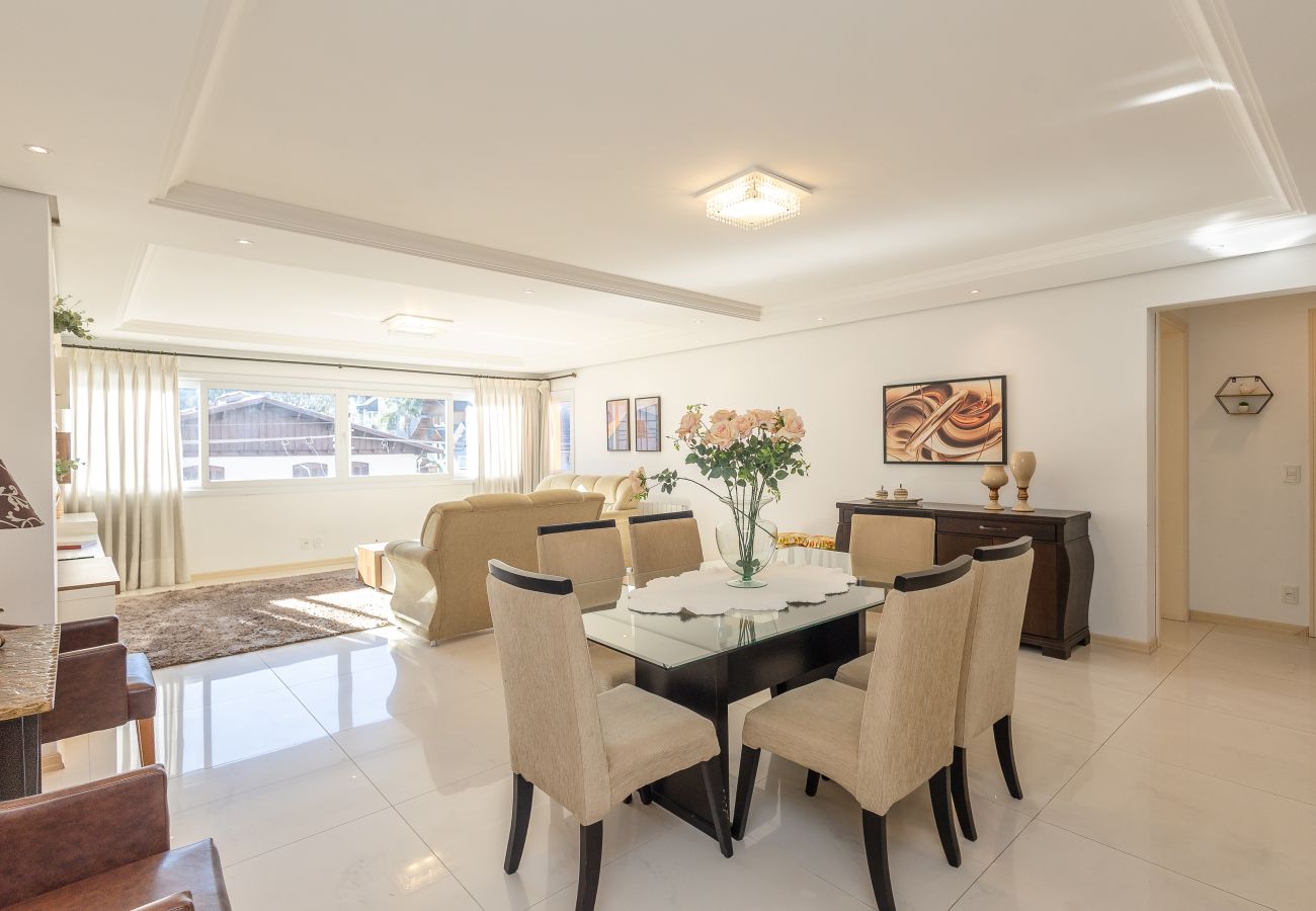 Apartment in Gramado - Apto Amplo 3D (1 suíte), a 400m da R Coberta!