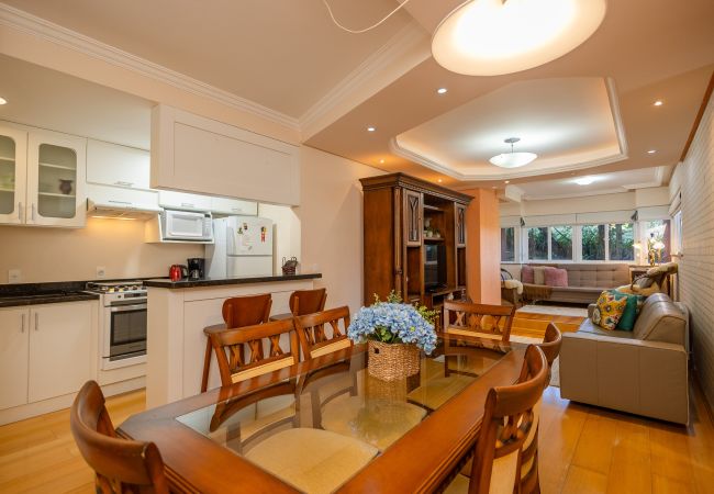 Apartment in Gramado - Apto 2 dormitórios (1 suíte) junto ao centro