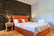 Apartment in Madrid - Spacious Three Bedroom Apartment a few minutes from the Bernabeu in Madrid 