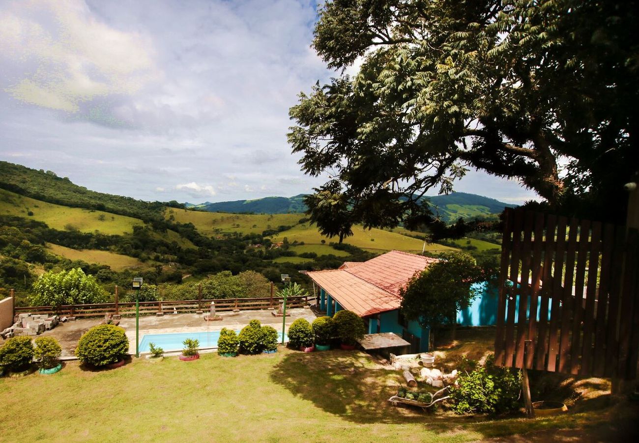 House in Extrema - Chácara com Piscina e Churrasqueira em Extrema MG