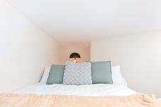 Studio in Madrid - Central and Bright Duplex Studio in Madrid 