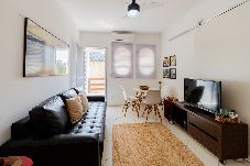 Apartment in Guarujá - Ótimo apto c WiFi a 700m da Praia do Tombo-Guarujá