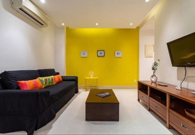Apartment in Rio de Janeiro - 4 minutes from Copacabana beach | NSC205