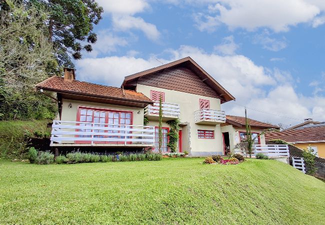 House in Campos do Jordão - Casa em Campos do Jordao com lareira e aquecedor