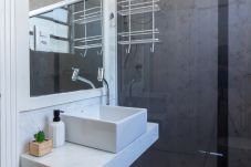 Apartment in Rio de Janeiro - Refuge in Copacabana for two | NSC1011 