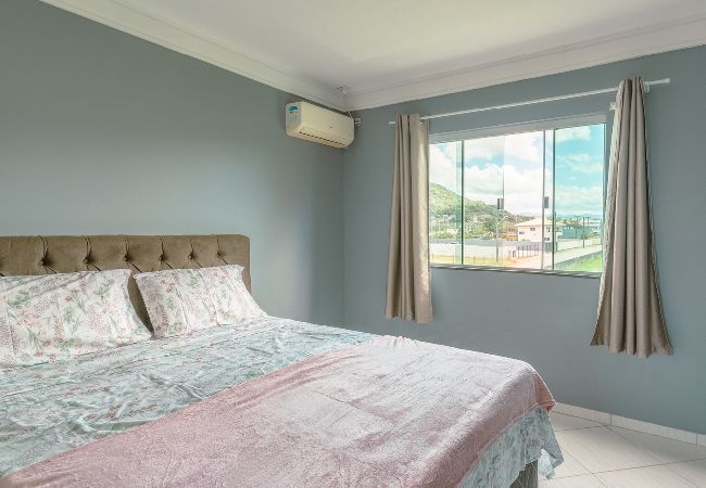 Apartment in Biguaçu - Loft com ótima localização,Wi-Fi e ar-condicionado