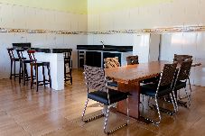 House in Confins - Casa bem equipada com piscina,churrasqueira e WiFi