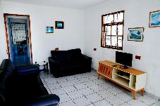 House in Ilhabela - Casa com ótima localização e churrasqueira