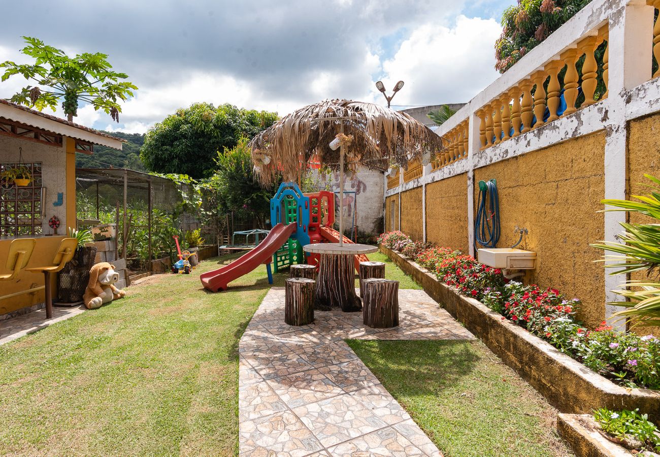 House in Extrema - Chácara com piscina ideal para grupos em Toledo