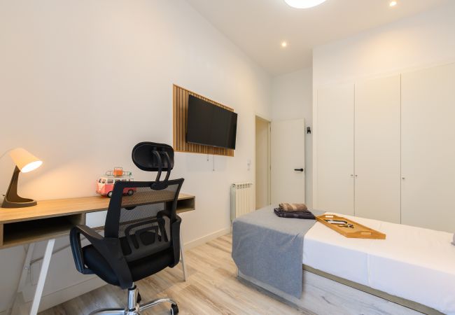 Rent by room in Madrid - Barcelona: room with comfort and shared areas Gran Vía-Madrid