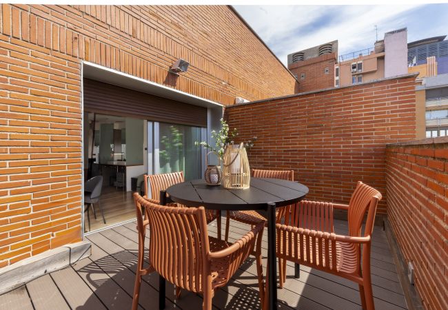 Apartment in Madrid - 3 Bedroom Duplex - Spacious, Bright near the Paseo de la Castellana