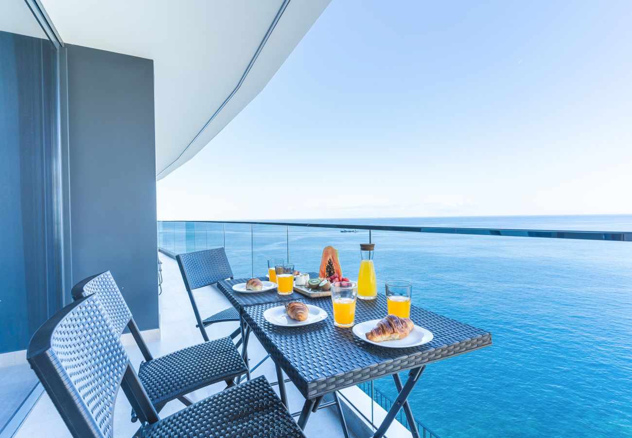 Apartment in Câmara de Lobos - Mar Apartment by Atlantic Holiday