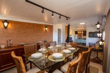 Apartment in Gramado - NOVO! Duplex 3 dormitórios a 100m da Rua Torta! 