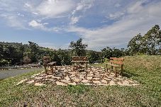 House in Ibiúna - Chácara com piscina, churrasq e WiFi, pet friendly