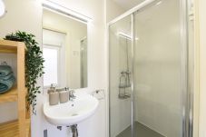 Apartment in Madrid - 1 Bedroom Apartment in Chamartin-Madrid, Ideal for Couples or Professionals