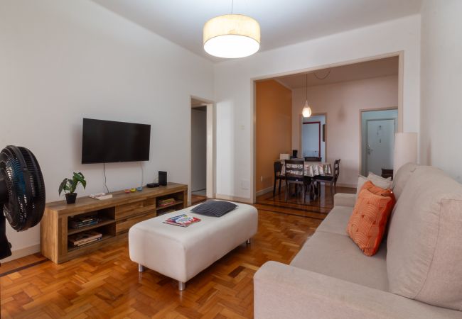Apartment in Rio de Janeiro - 7 minutes from Copacabana Beach | BR402