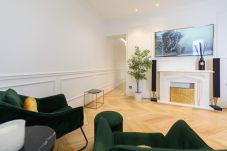 Apartment in Madrid - Exclusive Luxury Flat in the Barrio de Salamanca - Elegance and Comfort in the Heart of Madrid